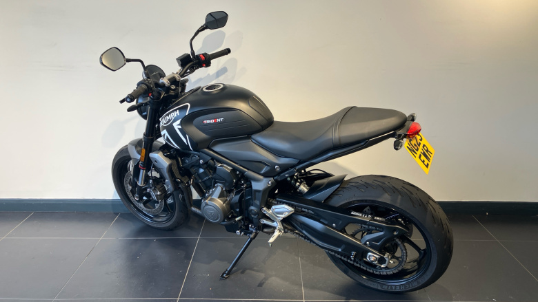 Triumph Trident (20MY)